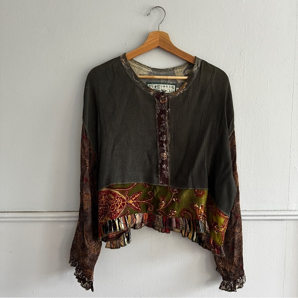 NOTHING MATCHES > Vintage Top - Picture 6 of 7